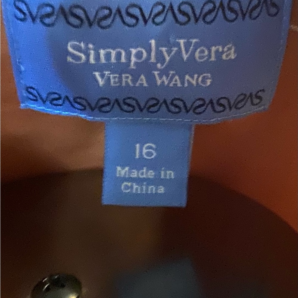 Verá Wang Dress - Lightly used Size 16 - Picture 4 of 9